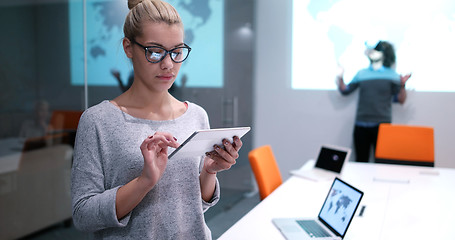 Image showing Businesswoman using tablet