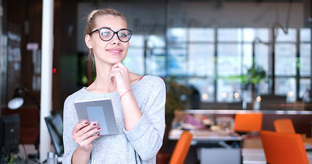 Image showing Businesswoman using tablet