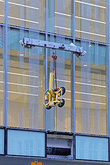 Image showing Vacuum Glass Lifting