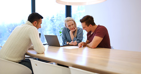 Image showing couple buy an apartment