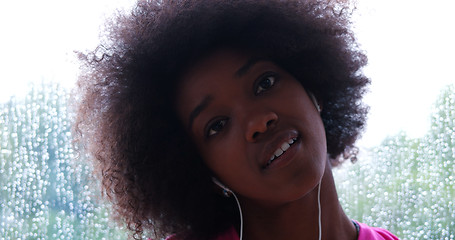 Image showing portrait of young afro american woman in gym