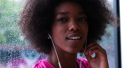 Image showing portrait of young afro american woman in gym