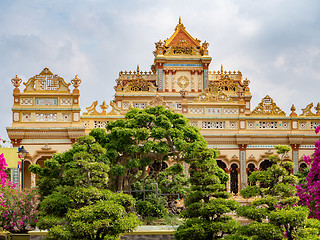 Image showing The Vinh Trang Temple in My Tho,  Vietnam