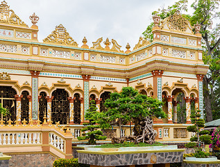 Image showing The Vinh Trang Temple in My Tho,  Vietnam