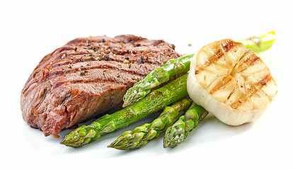 Image showing grilled beef fillet steak and vegetables