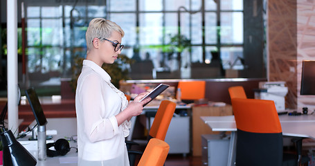 Image showing Businesswoman using tablet