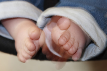 Image showing babies feet