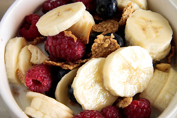 Image showing healthy bowl of breakfast 