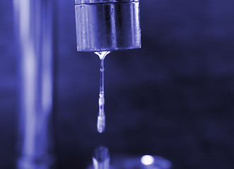 Image showing water flowing from the tap