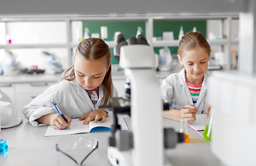 Image showing kids studying chemistry at school laboratory