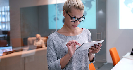 Image showing Businesswoman using tablet