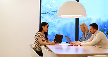 Image showing couple buy an apartment