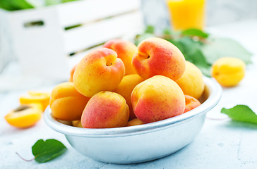 Image showing apricots