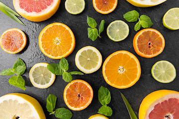 Image showing close up of different citrus fruit slices