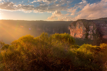 Image showing Sunbeams on Blue Mountains escarpment cliffs