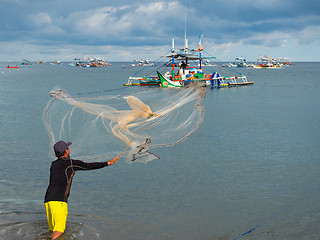 Image showing Fisherman in Kiamba, the Philippines