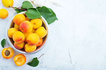 Image showing apricots