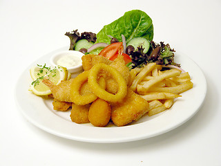 Image showing Fish and chips with tartar mayo and salad