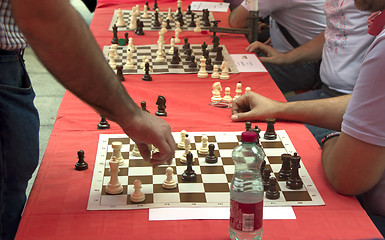 Image showing Simultaneous chess competition organized on the city square
