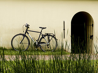 Image showing Alone Bicycle Waiting for 