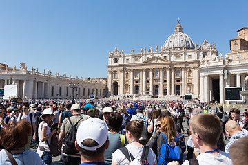 Image showing View of St. Peters basilica from St. Peter\'s square in Vatican City, Vatican.