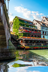 Image showing Houses on river