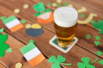 Image showing glass of beer and st patricks day party props