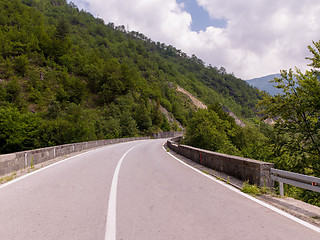 Image showing asphalt road in beautiful countryside