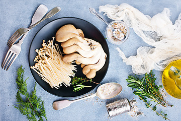 Image showing raw mushrooms