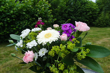 Image showing Beautiful summer flowers in a bouquet