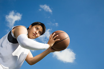 Image showing Asian basketball player