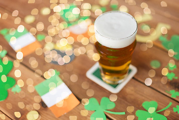 Image showing glass of beer and st patricks day party props