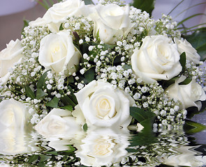 Image showing white roses