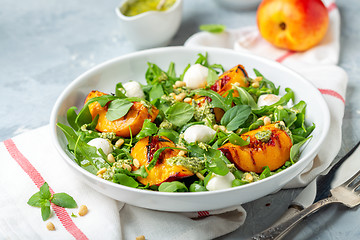 Image showing Salad with nectarines and peppermint pesto sauce.