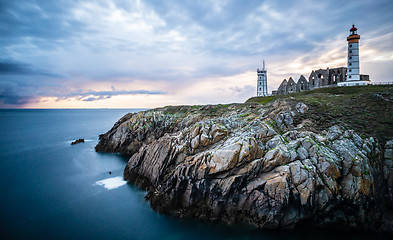 Image showing The ruins of the abbey of Saint-Mathieu and the lighthouse in Fr