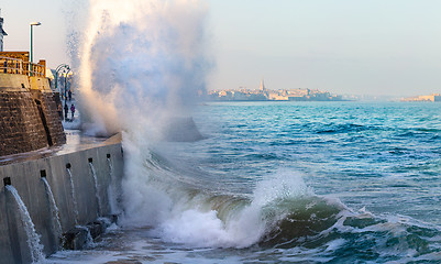 Image showing Big wave crushing during high tide in Saint-Malo