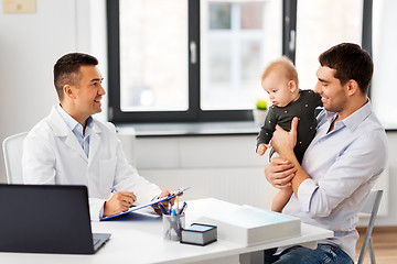 Image showing father with baby and doctor at clinic