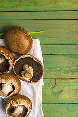 Image showing Fresh uncooked brown mushrooms