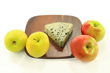 Image showing Blue Cheese served with Tart Apples. 