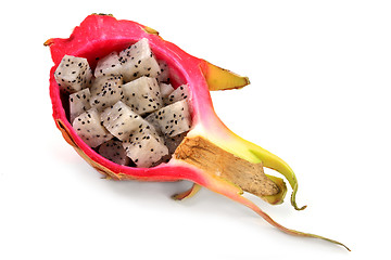 Image showing Serving Pitaya in its own shell. 