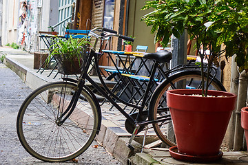 Image showing bike parked on the street