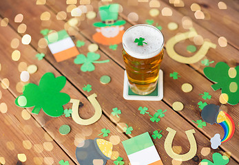 Image showing glass of beer and st patricks day party props