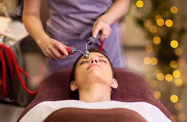 Image showing woman having hydradermie facial treatment in spa