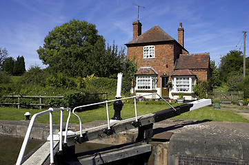 Image showing Lock keepers cottage