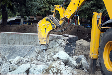 Image showing excavator crushes foundation