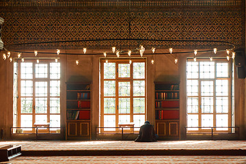 Image showing Turkish muslim men praying in suleymaniye mosque