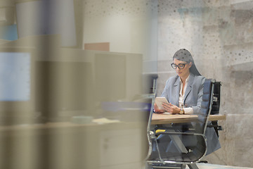 Image showing Businesswoman using tablet