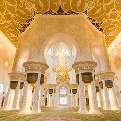 Image showing Interior of Sheikh Zayed Grand Mosque, Abu Dhabi, United Arab Emirates.