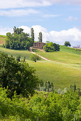 Image showing house near Camerino in Italy Marche