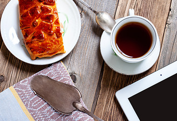 Image showing Morning tea with cake